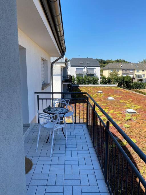 Charming Modern 2 Bedroom Apartment Alzingen Exterior photo